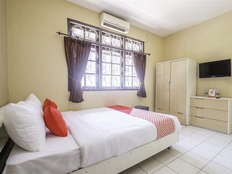 Super Oyo 1568 Stasiun Ka Cirebon Guest House מראה חיצוני תמונה