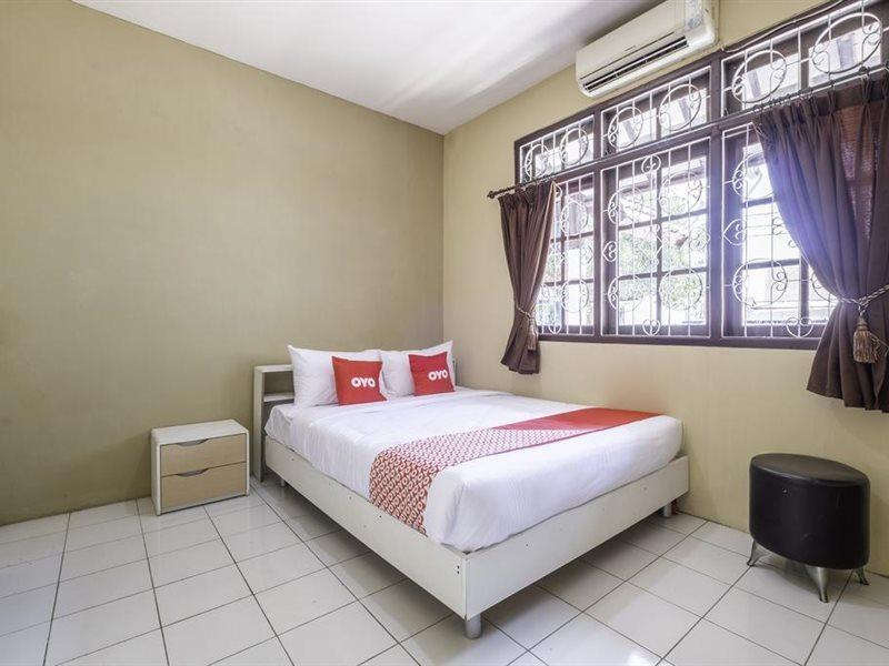 Super Oyo 1568 Stasiun Ka Cirebon Guest House מראה חיצוני תמונה