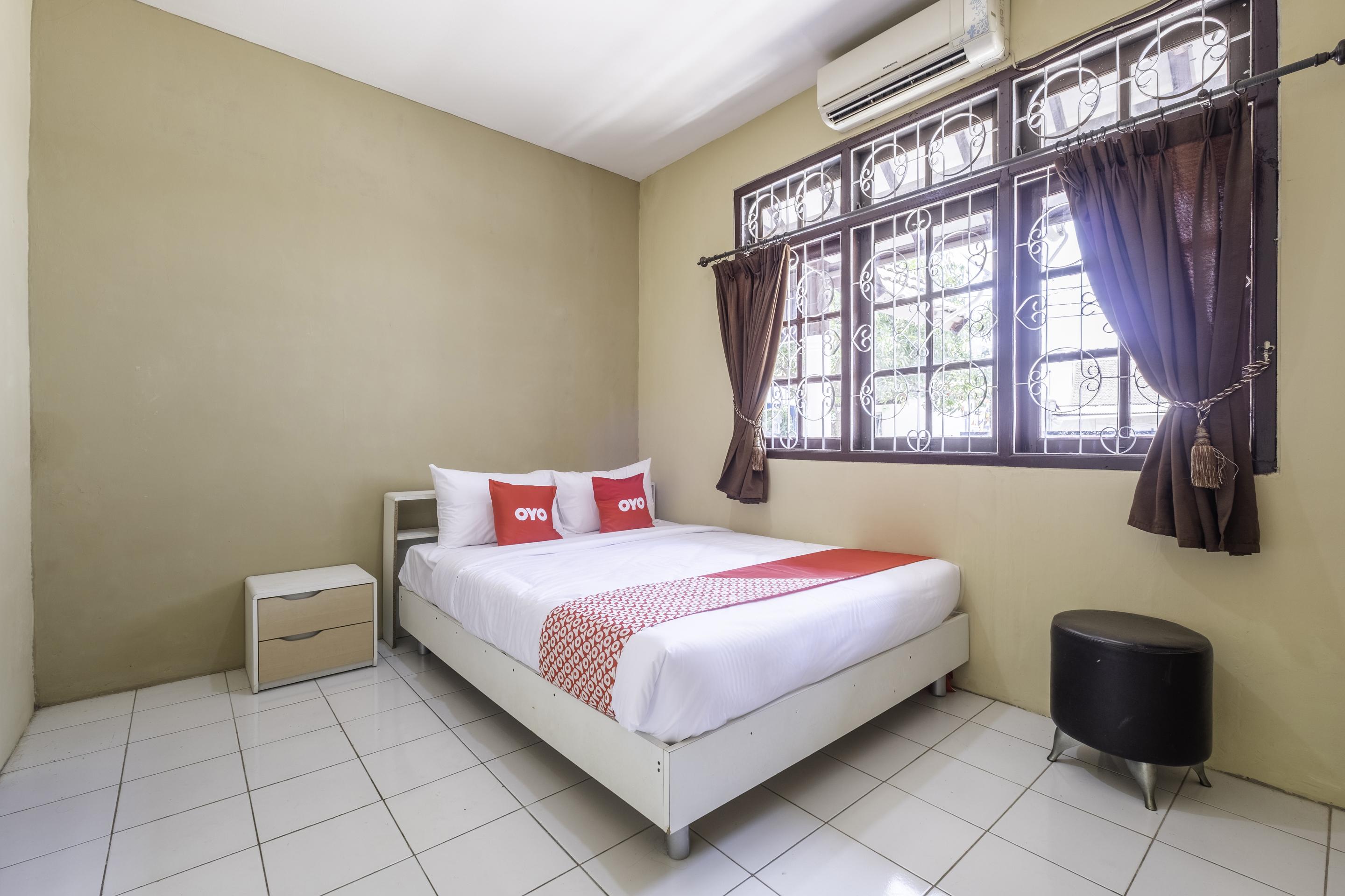 Super Oyo 1568 Stasiun Ka Cirebon Guest House מראה חיצוני תמונה