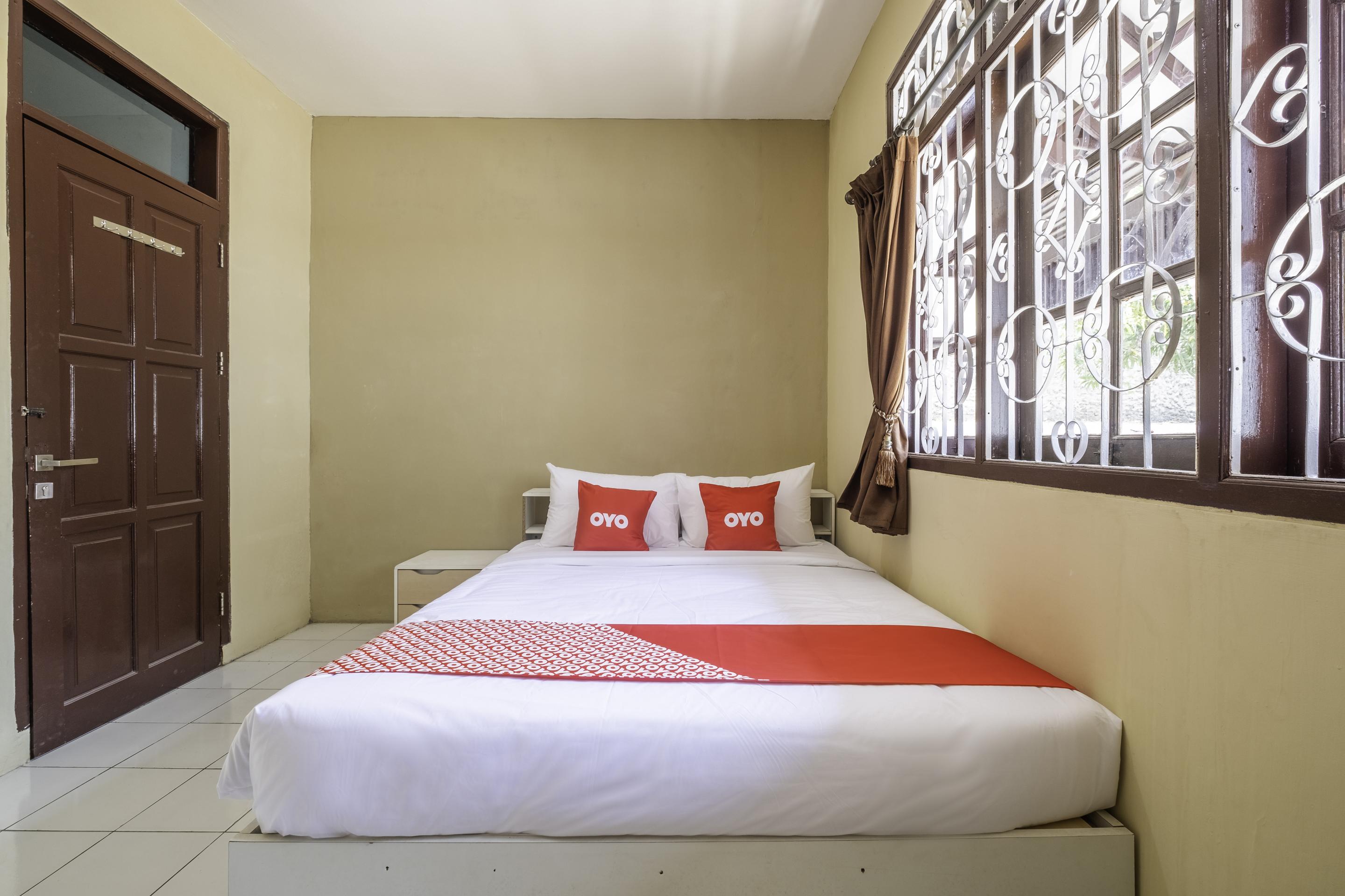 Super Oyo 1568 Stasiun Ka Cirebon Guest House מראה חיצוני תמונה