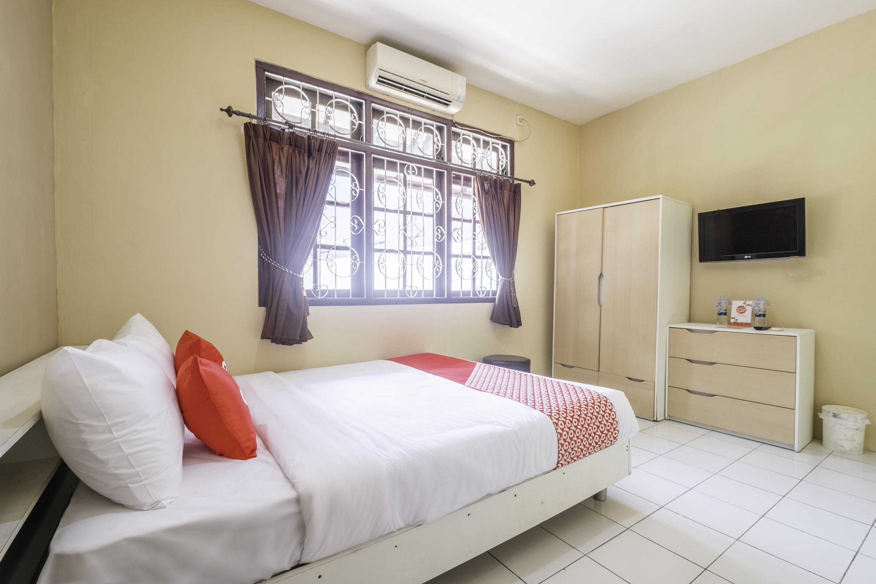 Super Oyo 1568 Stasiun Ka Cirebon Guest House מראה חיצוני תמונה