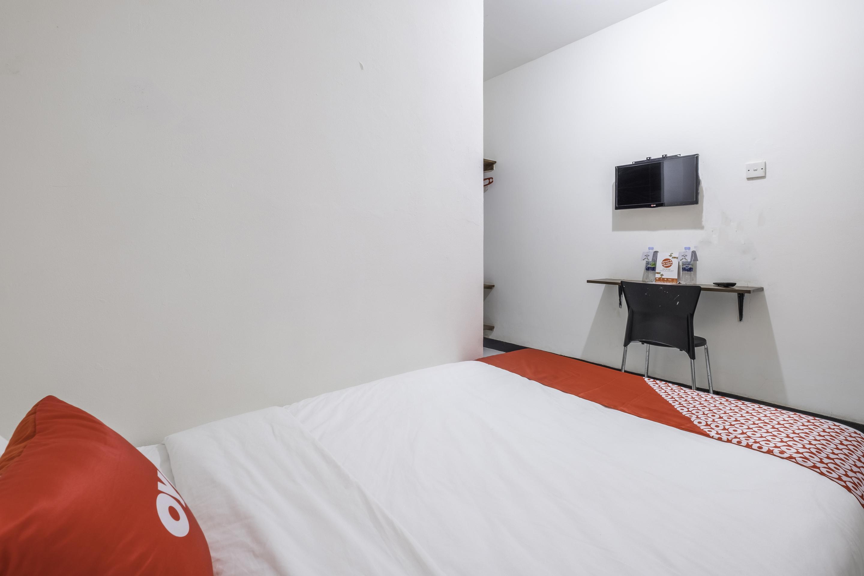Super Oyo 1568 Stasiun Ka Cirebon Guest House מראה חיצוני תמונה