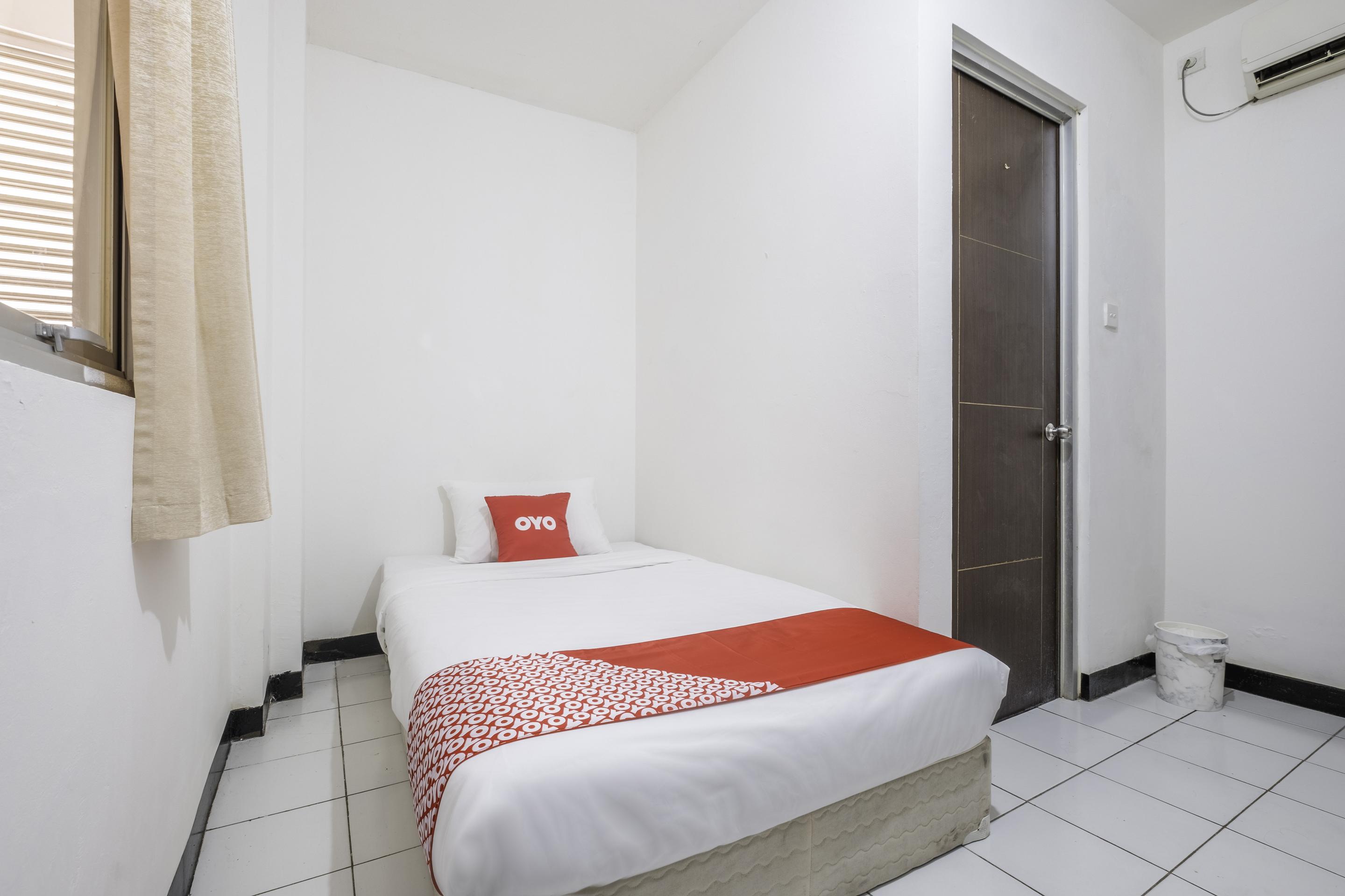 Super Oyo 1568 Stasiun Ka Cirebon Guest House מראה חיצוני תמונה