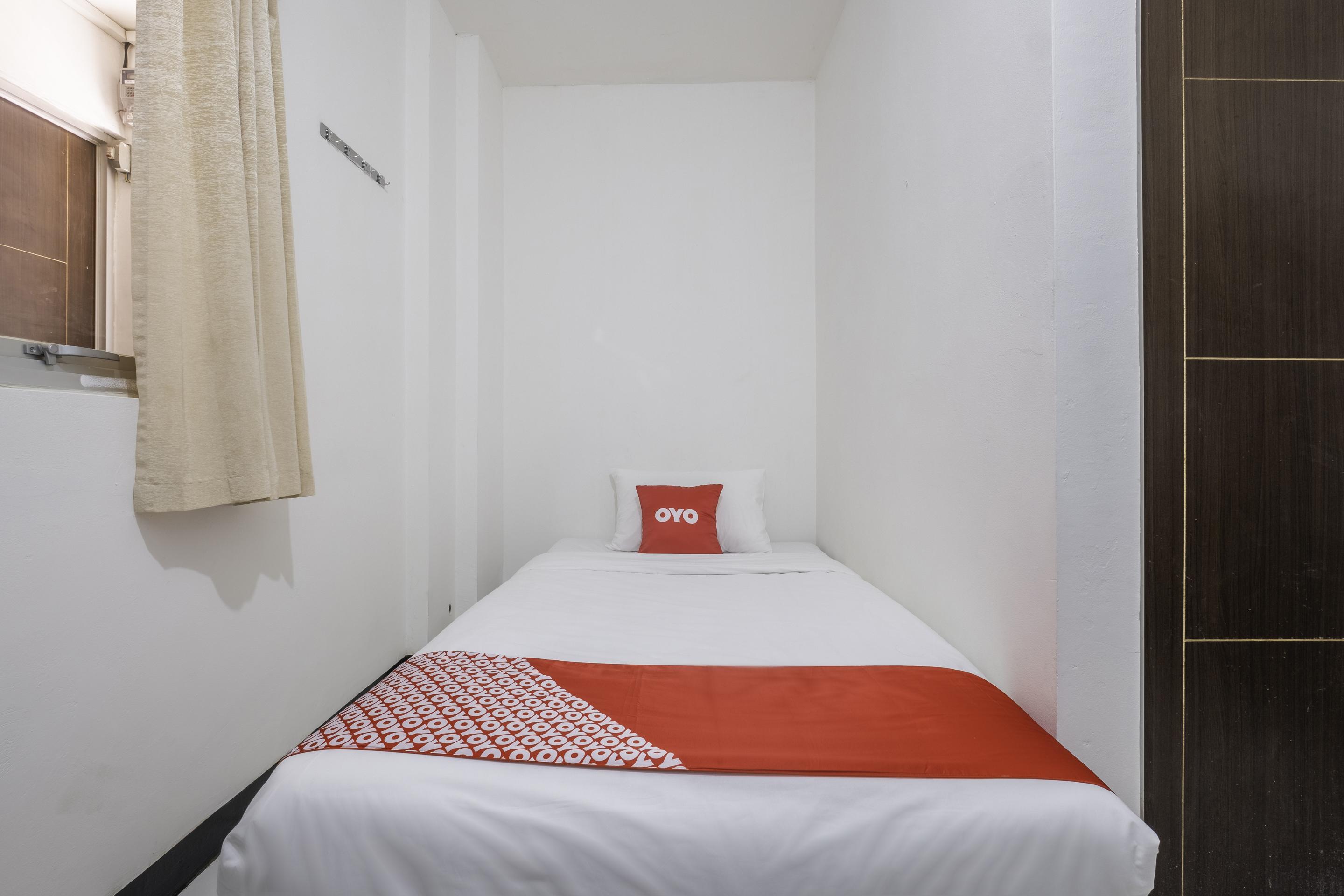 Super Oyo 1568 Stasiun Ka Cirebon Guest House מראה חיצוני תמונה