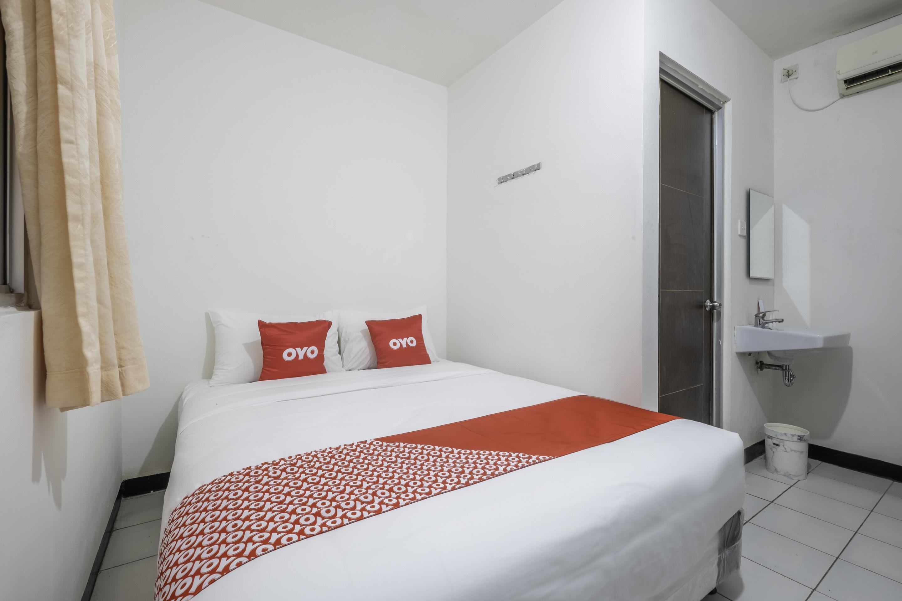 Super Oyo 1568 Stasiun Ka Cirebon Guest House מראה חיצוני תמונה