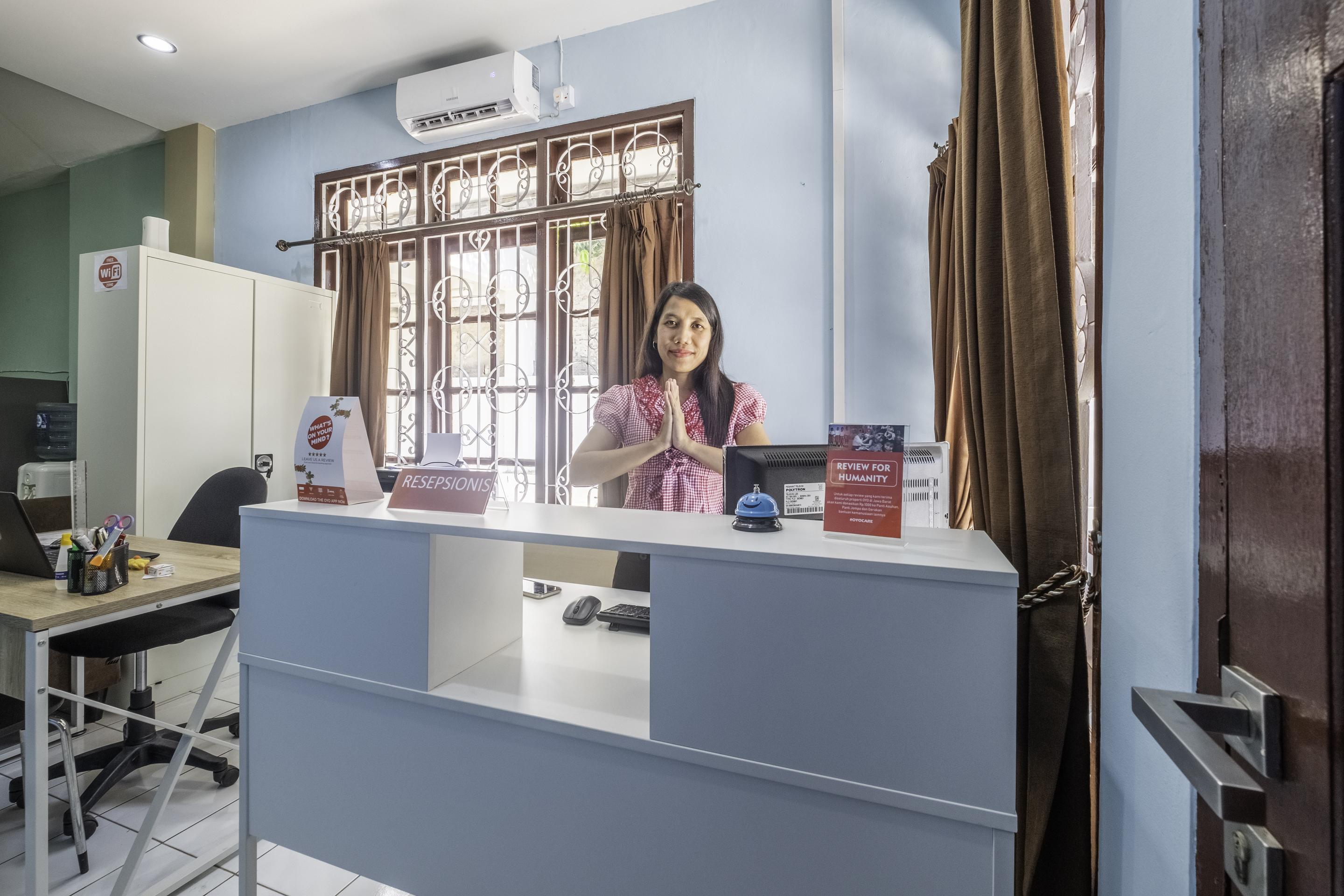 Super Oyo 1568 Stasiun Ka Cirebon Guest House מראה חיצוני תמונה