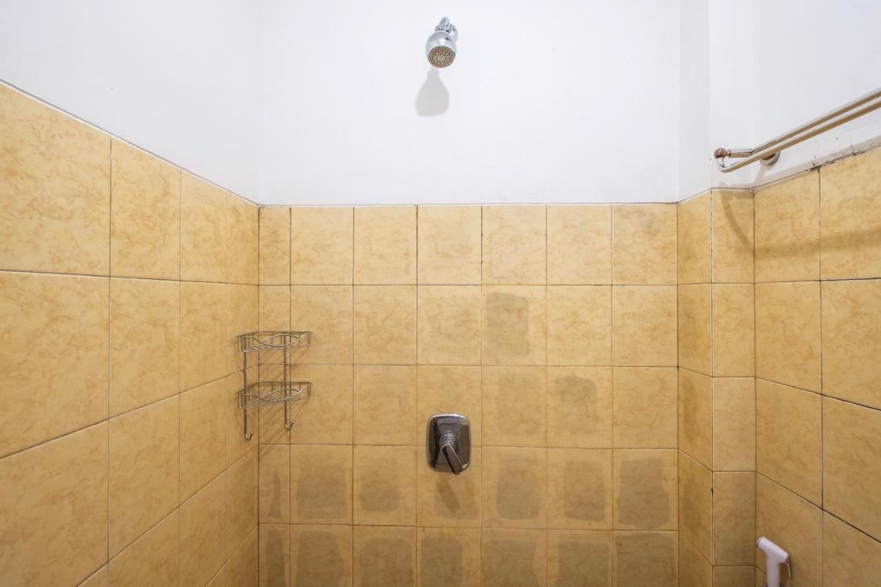 Super Oyo 1568 Stasiun Ka Cirebon Guest House מראה חיצוני תמונה
